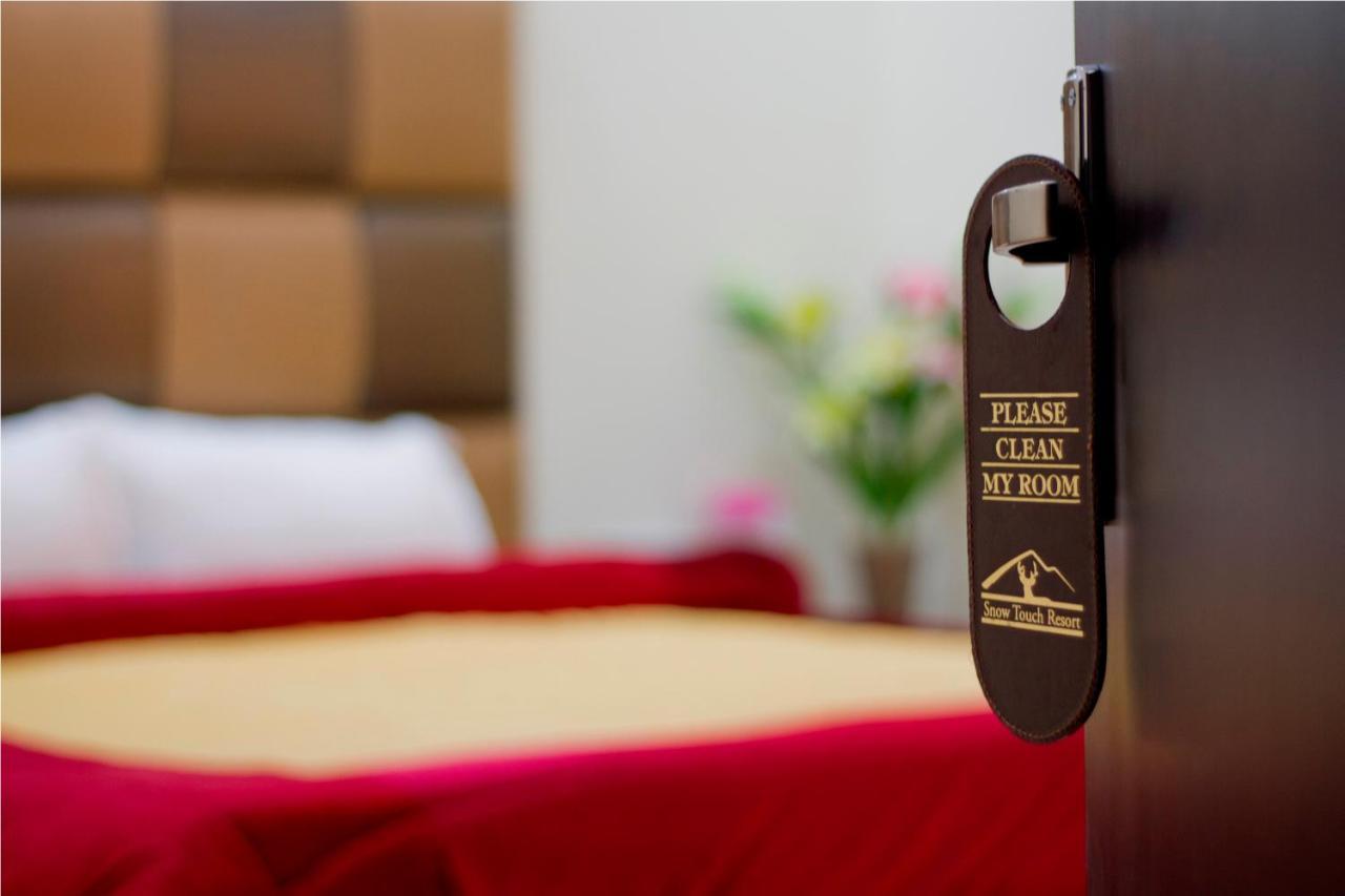 Adb Rooms Snow Touch Resort Manāli Exteriör bild
